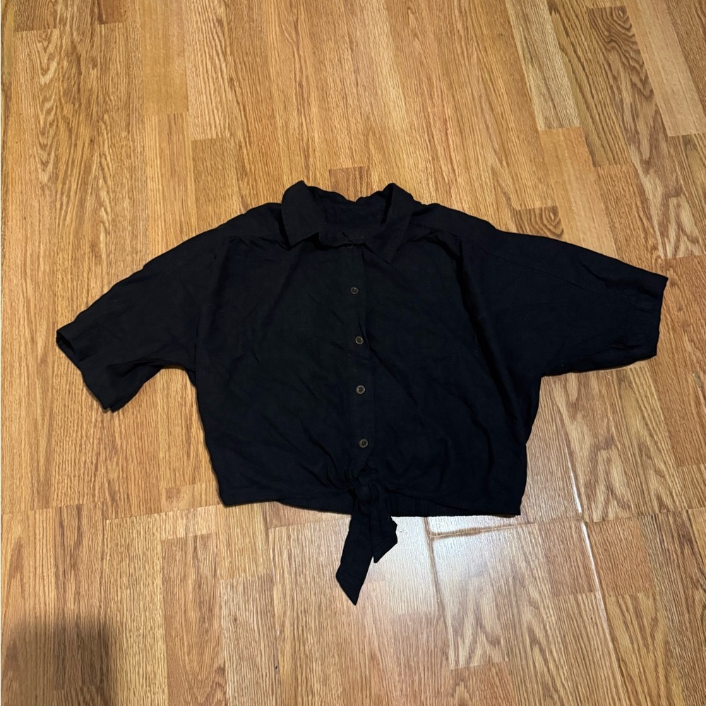 Urban Outfitters BDG Black Button-Up Tie Front Shirt with a collar